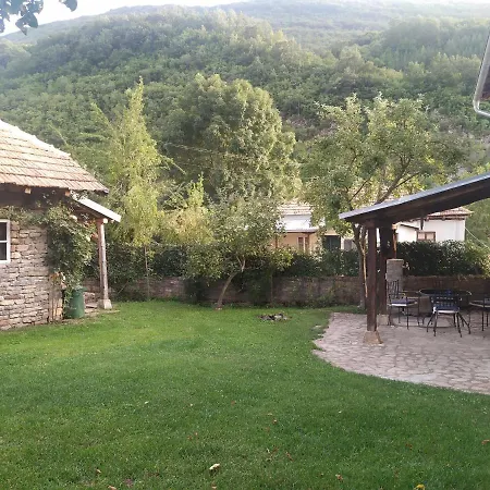 Kuca Mitica *