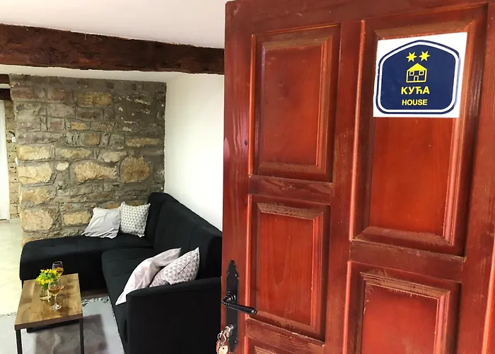 Kuca Mitica 別荘 *